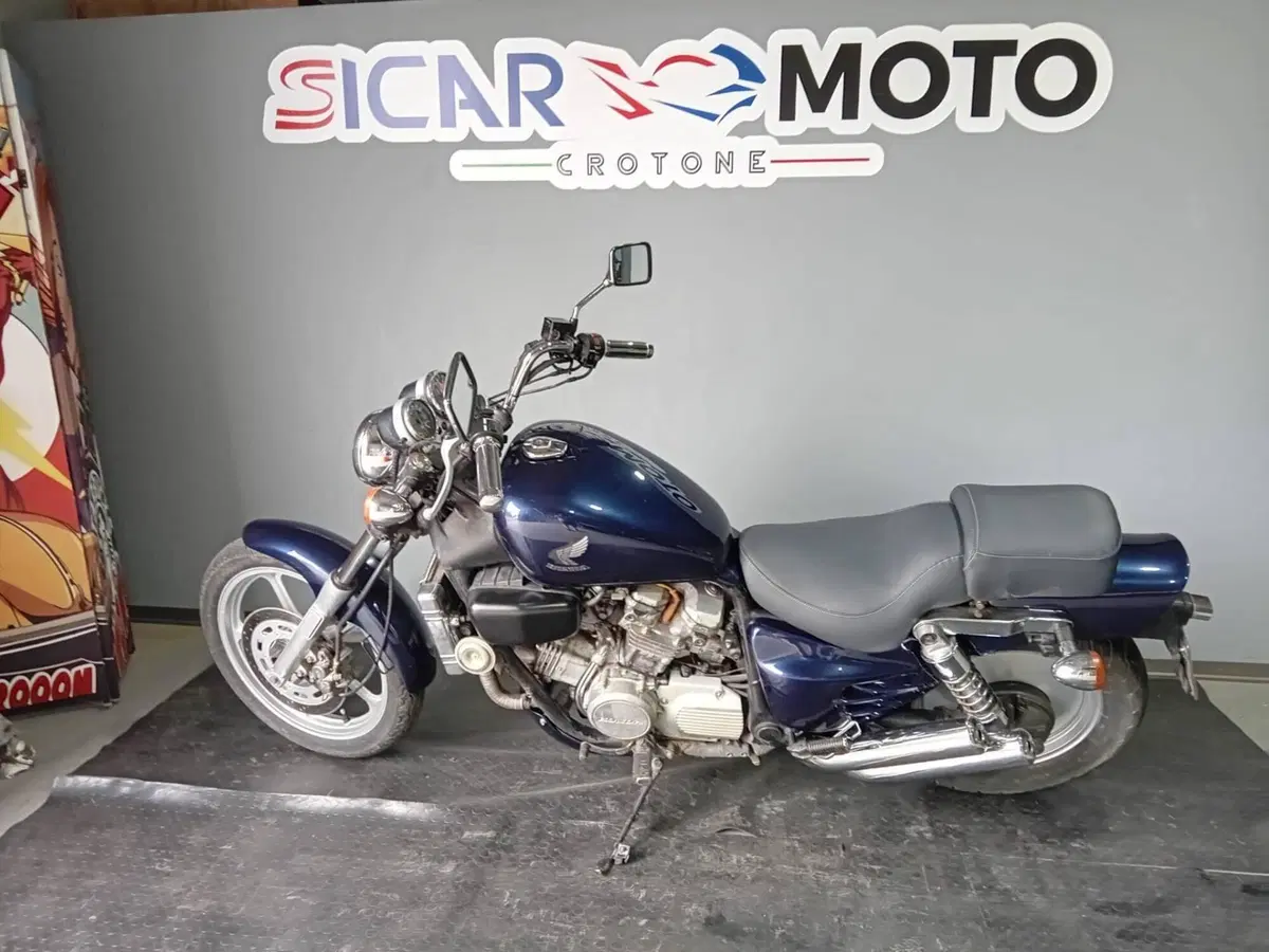 Honda VF 750 C (1985 - 01) (4)
