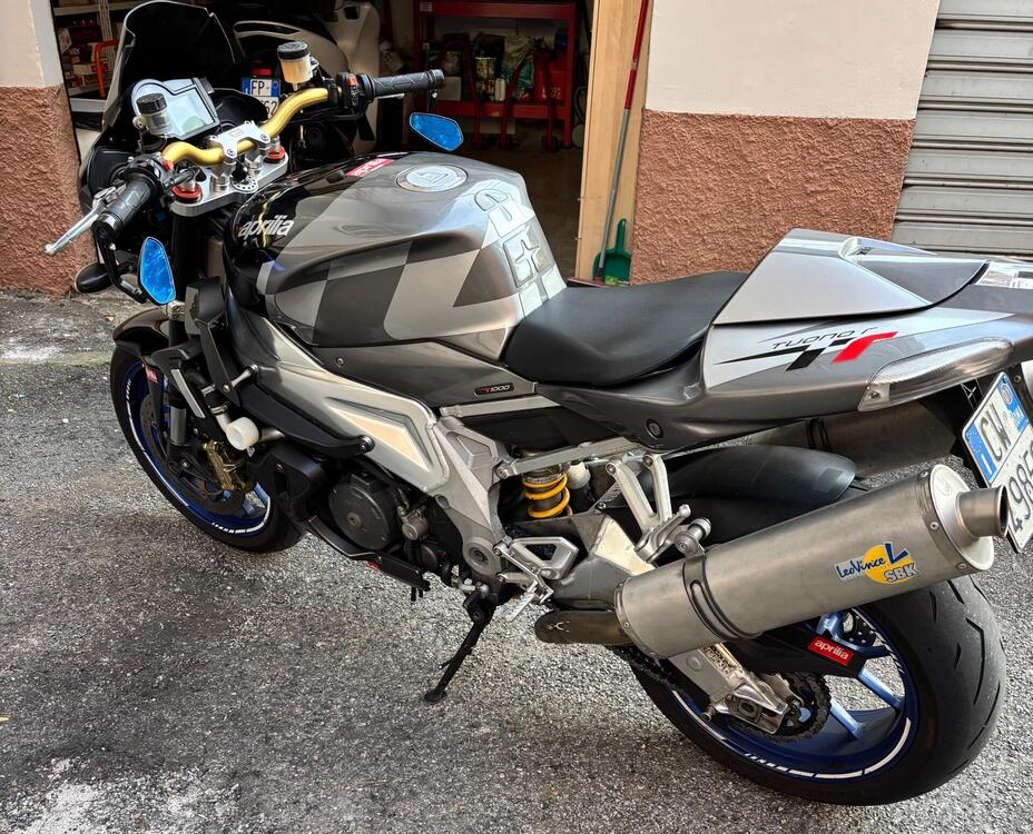 Aprilia Tuono 1000 R (2006 - 10) (2)
