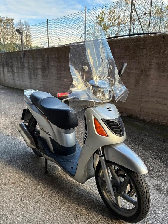 Honda SH 125 (2000 - 04) (5)