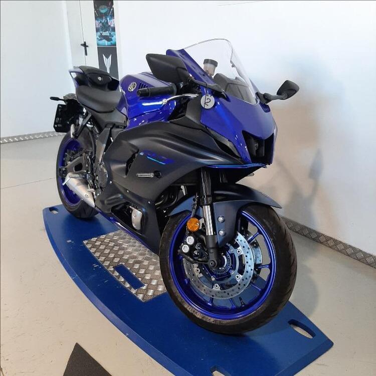 Yamaha YZF R7 (2021 - 25) (2)