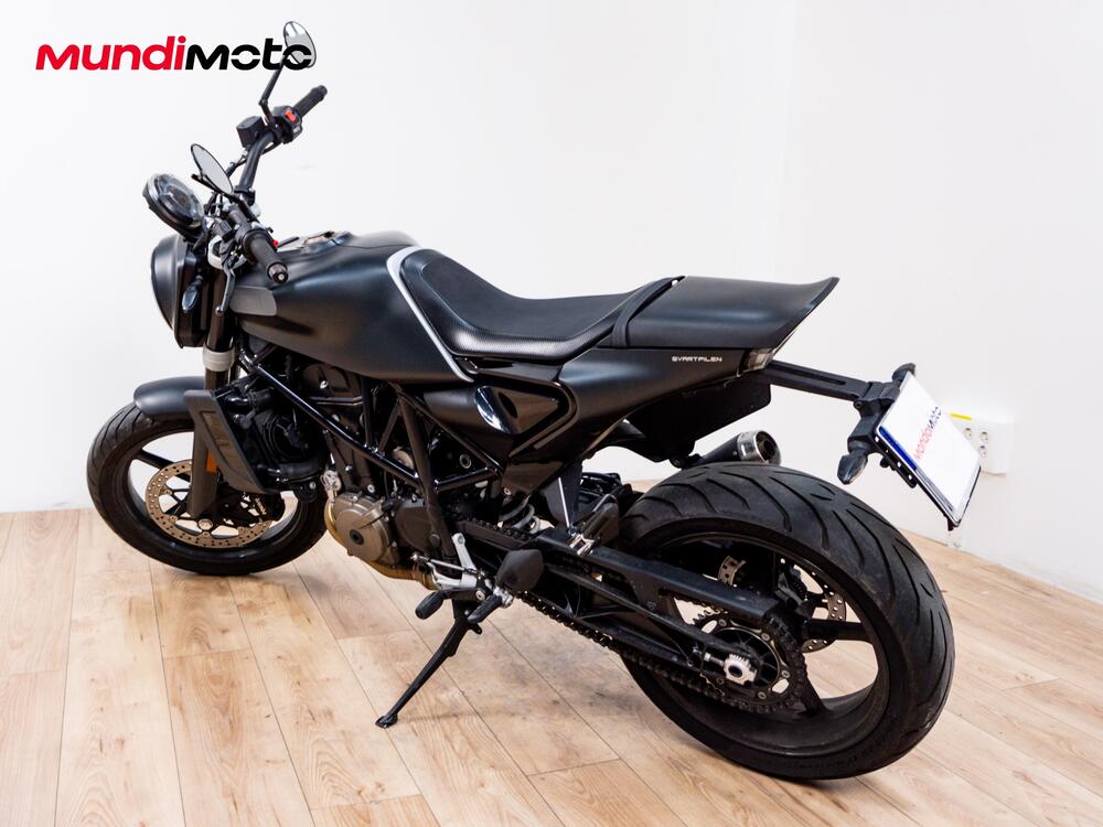 Husqvarna Svartpilen 701 (2020) (5)