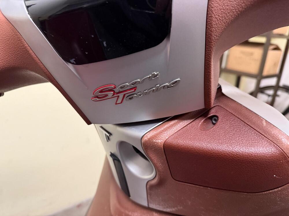 Piaggio Beverly 350 SportTouring ie ABS (2011 - 17) (4)