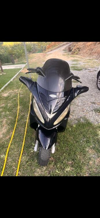 Malaguti Madison 125 4T (2)