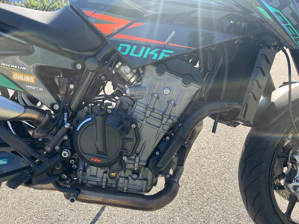 KTM 890 Duke L (2021) (4)