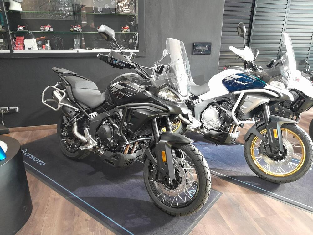 CFMOTO 700MT Adventure (2025)