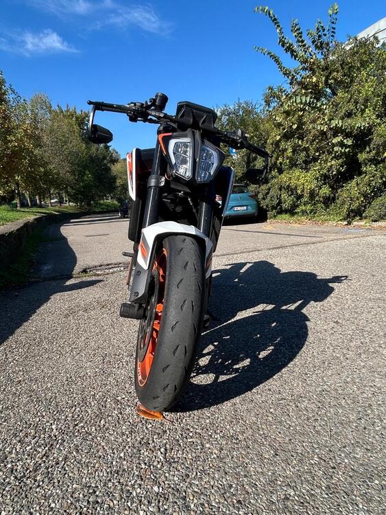 KTM 890 Duke R (2020) (3)