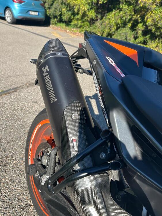 KTM 890 Duke R (2020) (4)