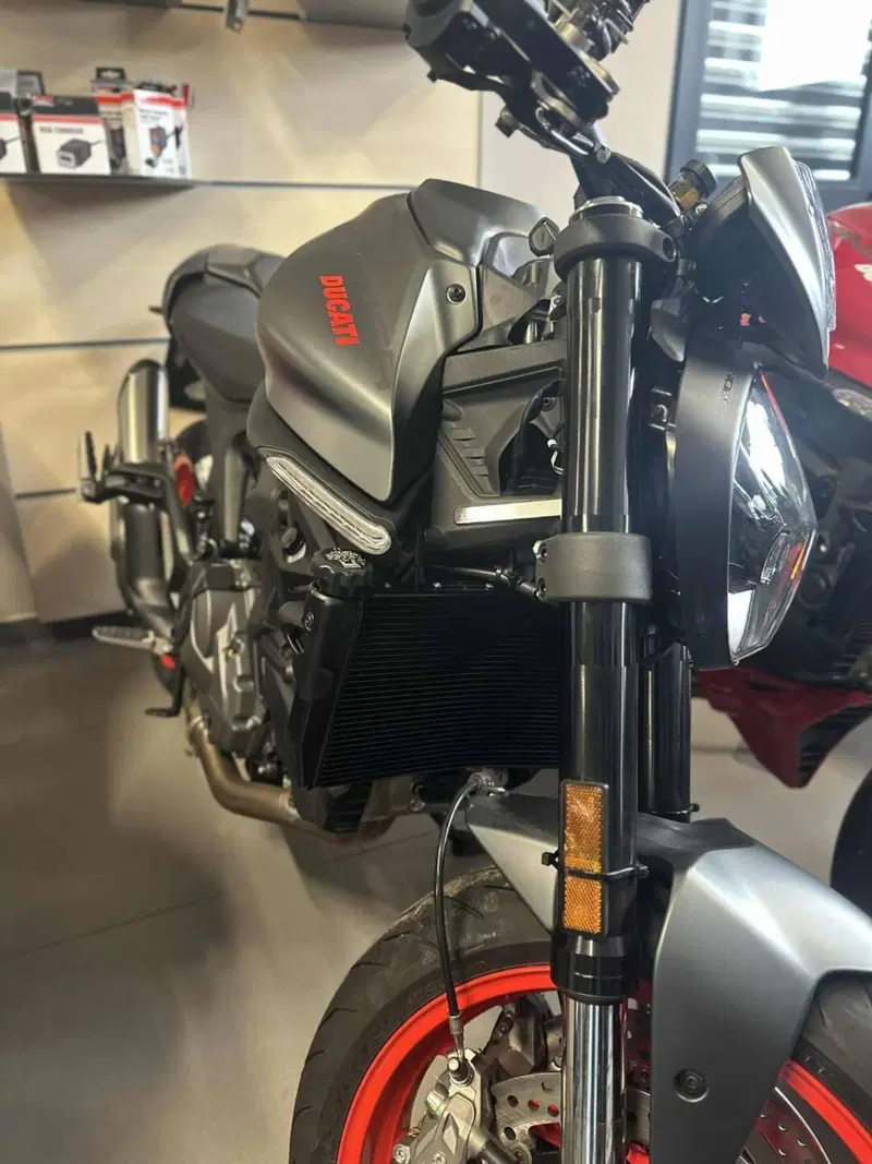 Ducati Monster 937 + (2021 - 25) (3)