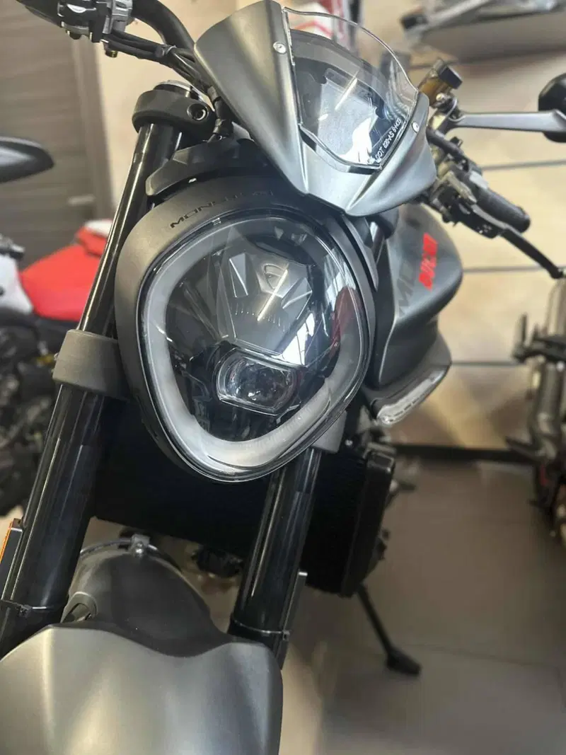 Ducati Monster 937 + (2021 - 25) (5)