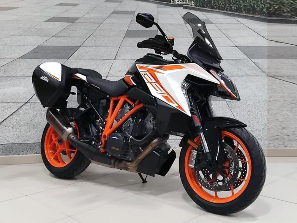 KTM 1290 Super Duke GT (2021)