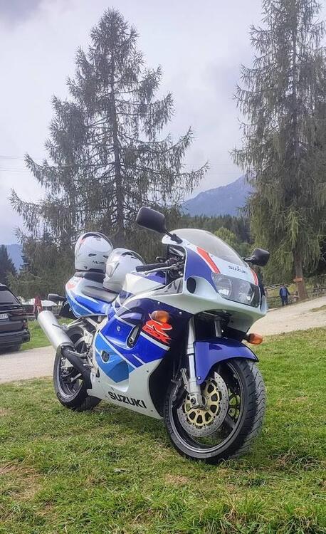 Suzuki GSX R 750 SRAD