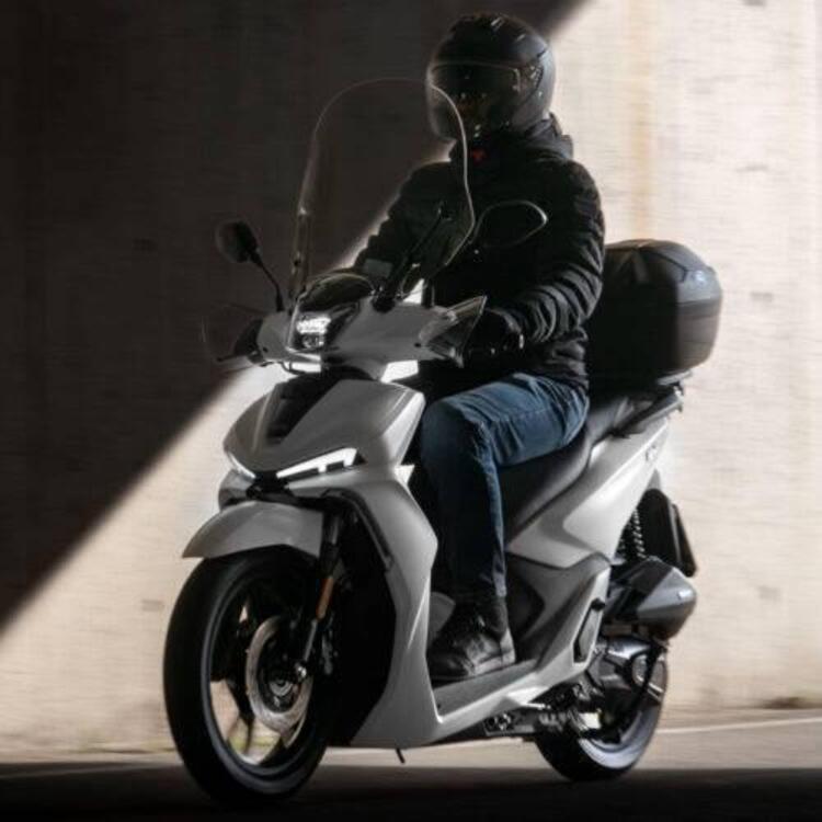 Voge Sfida SR16 125 (2025) (5)