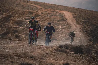 Tembaine Desert Rally 2025, gelo e pietraie: il prologo mette subito alla prova i rider
