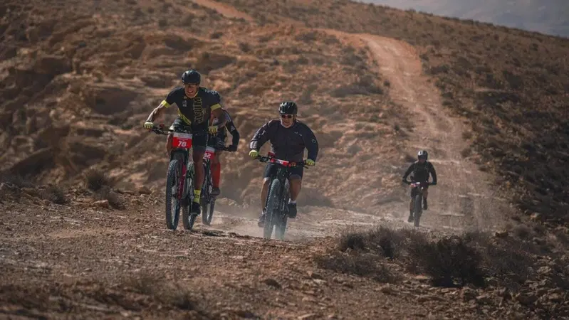 Tembaine Desert Rally 2025, gelo e pietraie: il prologo mette subito alla prova i rider