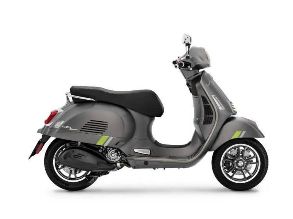 Vespa GTS 300 Super Tech (2023 - 24) (2)