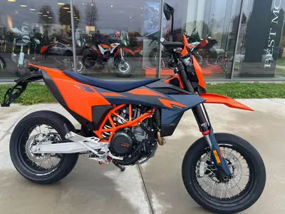 KTM 690 SMC R (2026) nuova