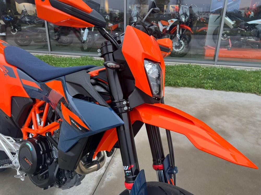 KTM 690 SMC R (2026) (2)