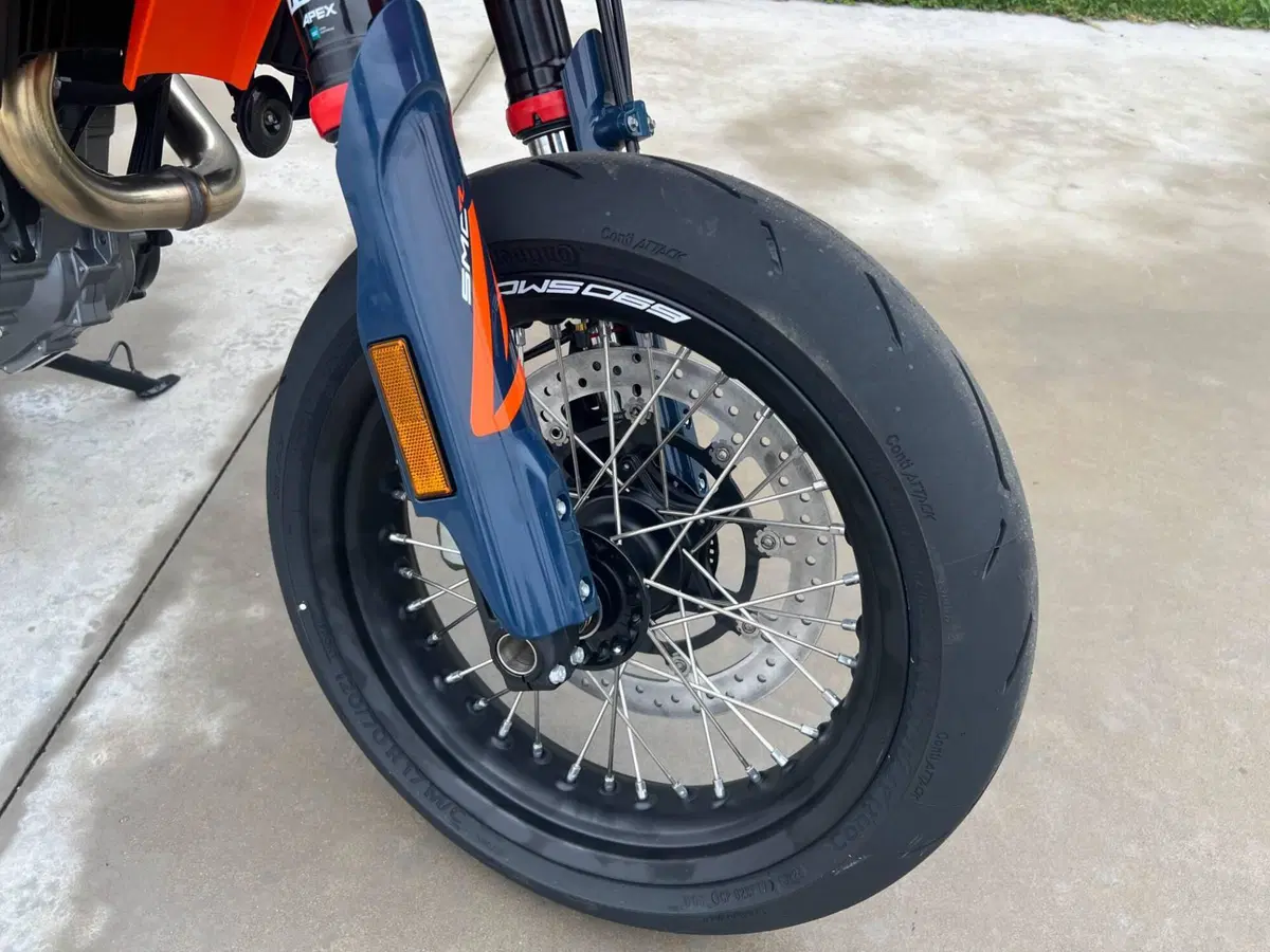 KTM 690 SMC R (2026) (6)