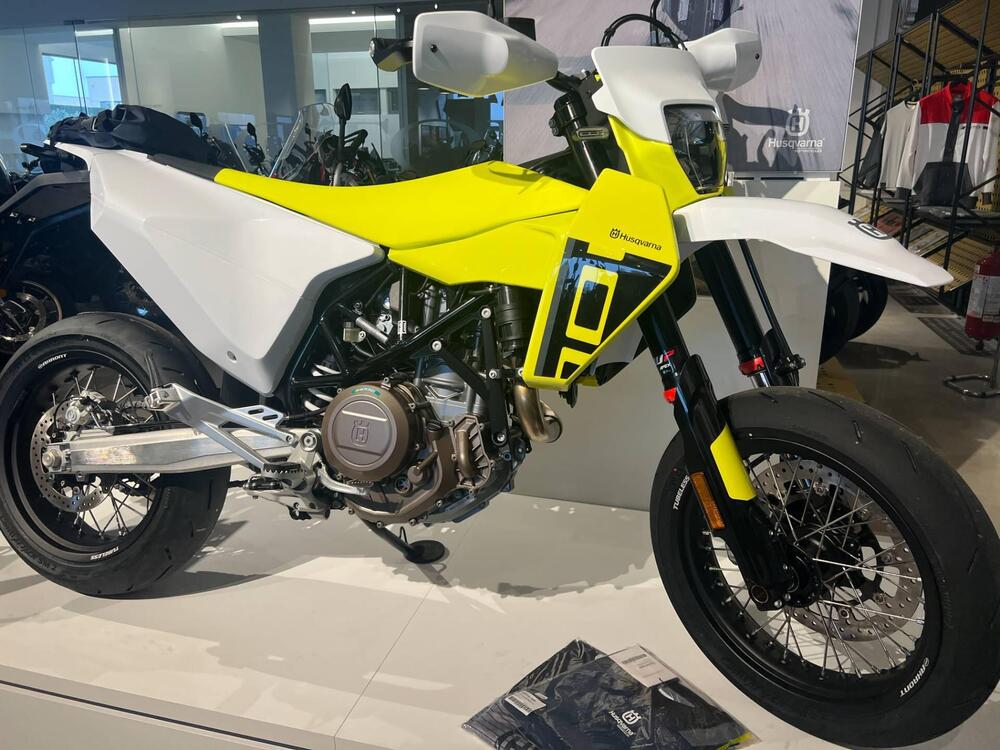 Husqvarna 701 Supermoto (2026)