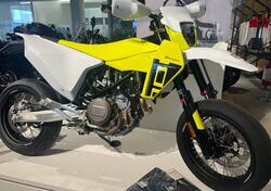 Husqvarna 701 Supermoto (2026) nuova