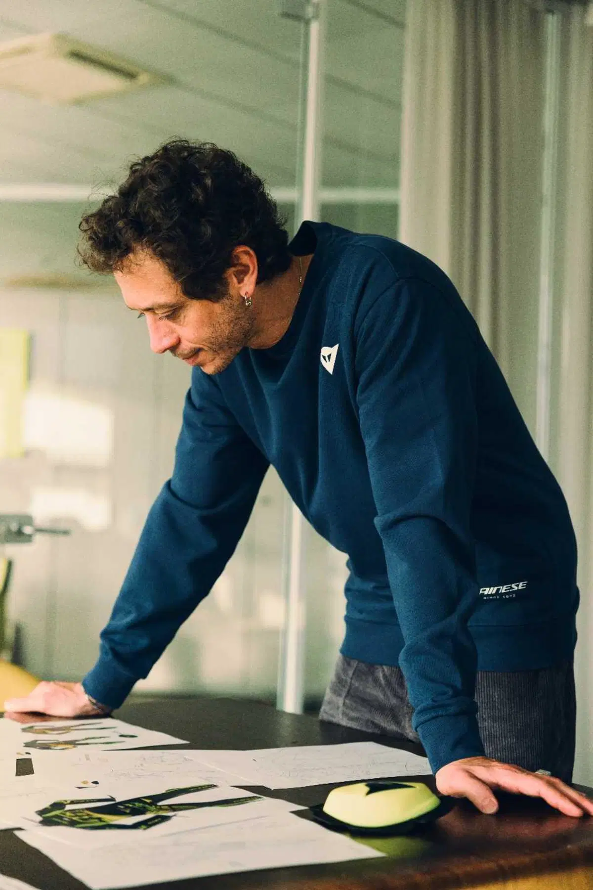All’asta il kit Soleluna Vale46: l’iconico completo Dainese di Valentino Rossi per UNICEF (9)