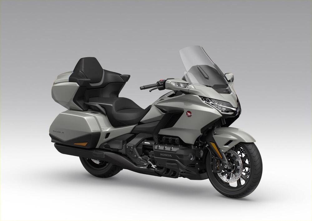 Honda GL 1800 Gold Wing Tour (2025) (2)
