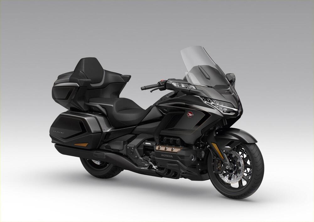 Honda GL 1800 Gold Wing Tour (2025) (2)