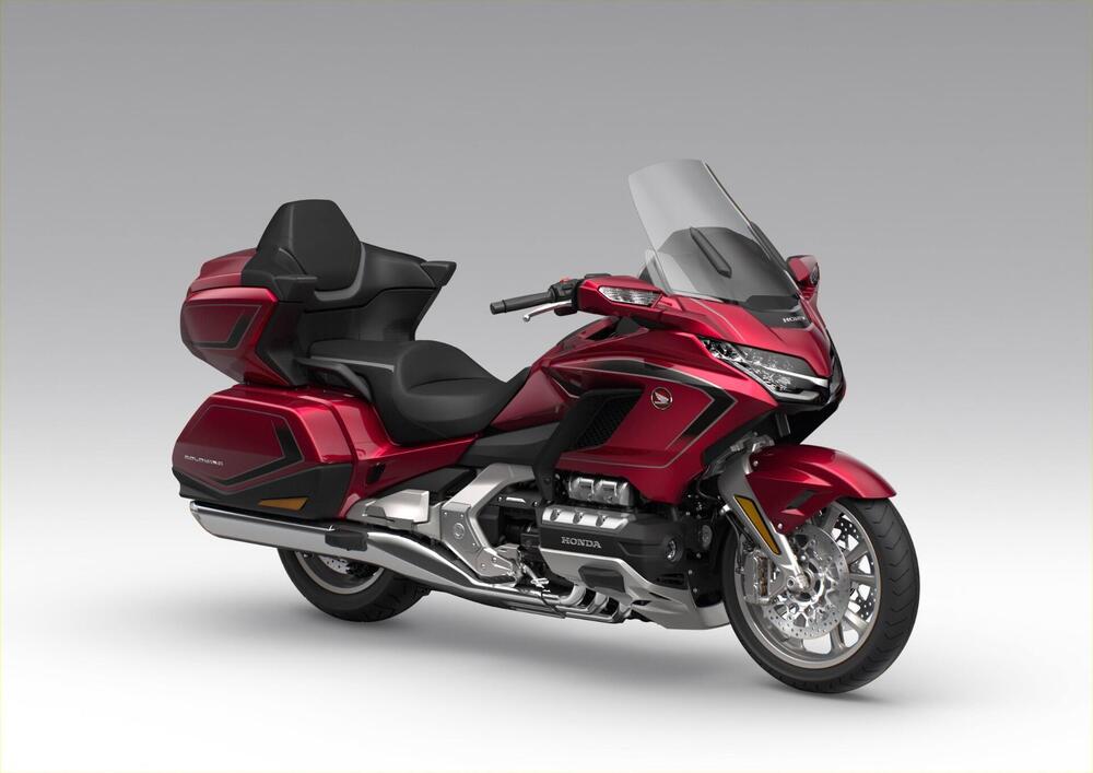 Honda GL 1800 Gold Wing Tour (2025) (2)
