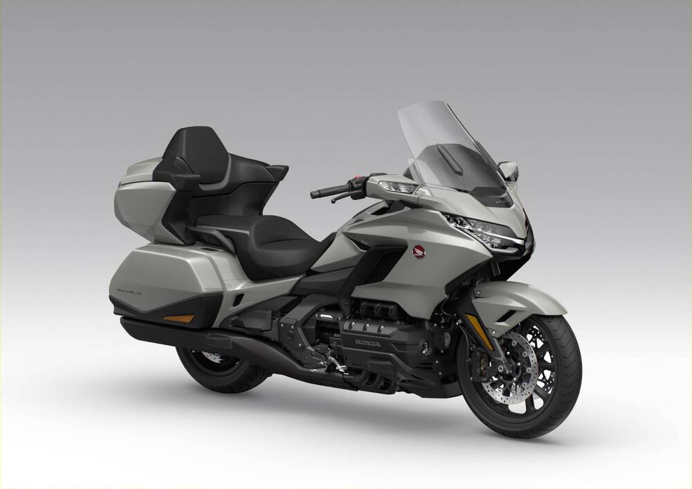 Honda GL 1800 Gold Wing Tour (2025) (2)