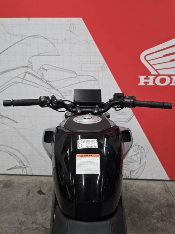 CFMOTO 300NK (2021 - 25) (5)