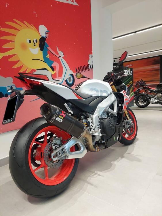 Aprilia Tuono V4 Factory (2021 - 24) (3)