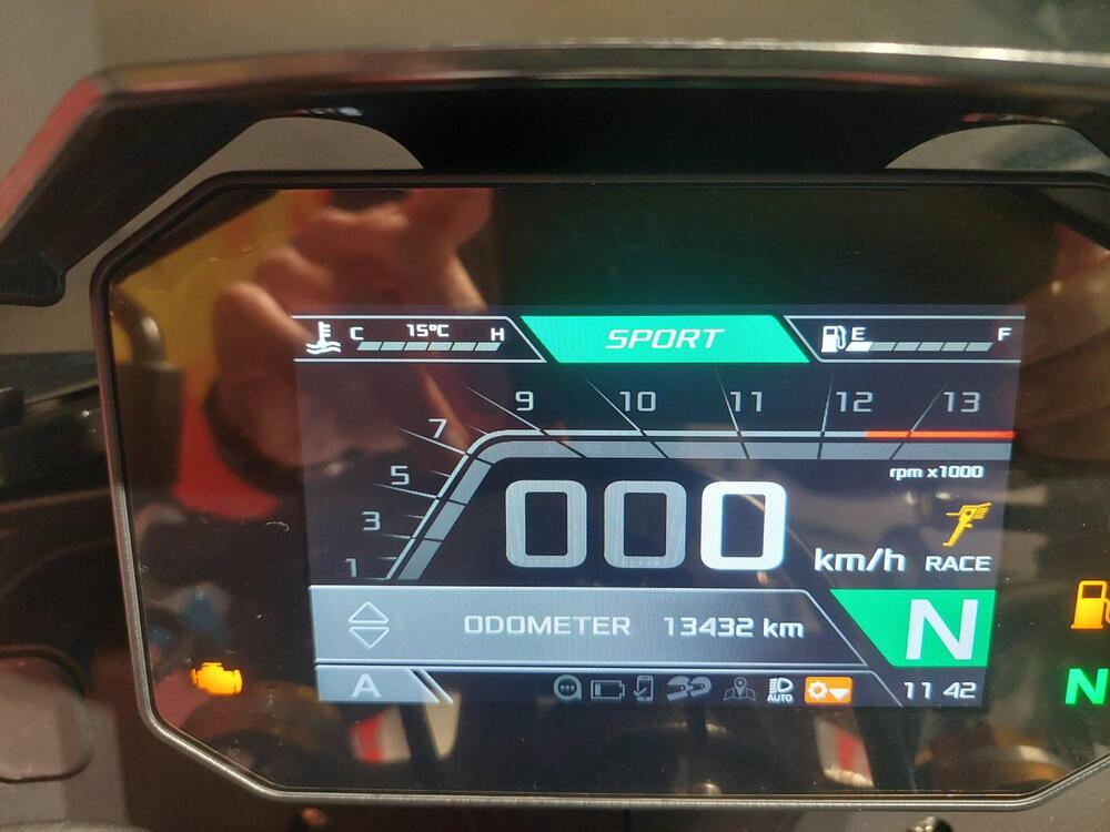 Aprilia Tuono V4 Factory (2021 - 24) (4)