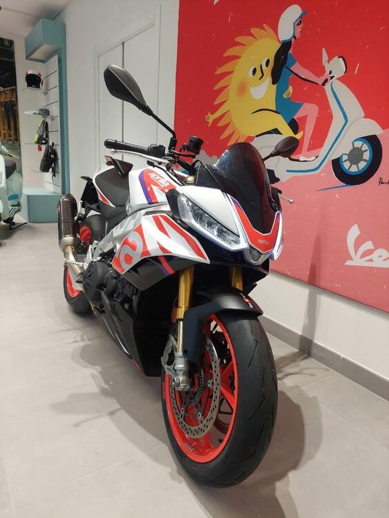 Aprilia Tuono V4 Factory (2021 - 24) (2)