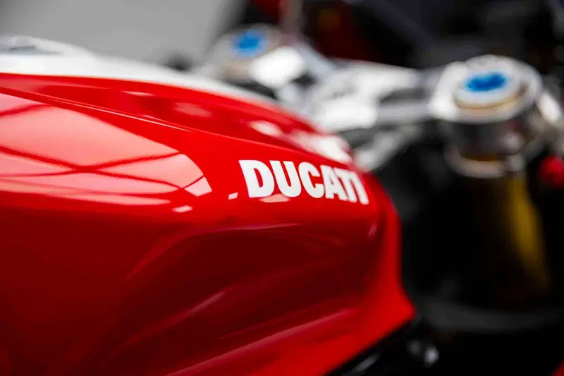 Ducati Panigale V2 Bayliss 1st Championship 20th Anniversary (2021 - 24) (11)