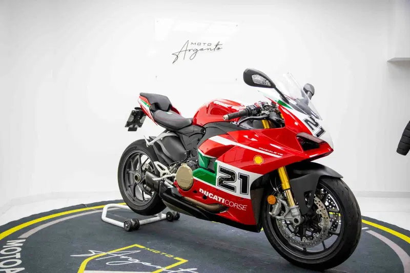 Ducati Panigale V2 Bayliss 1st Championship 20th Anniversary (2021 - 24) (2)