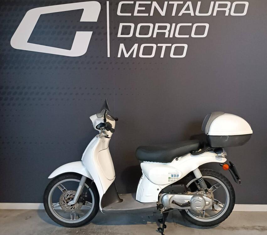 Aprilia Scarabeo 50 2t (2008 - 17) (2)