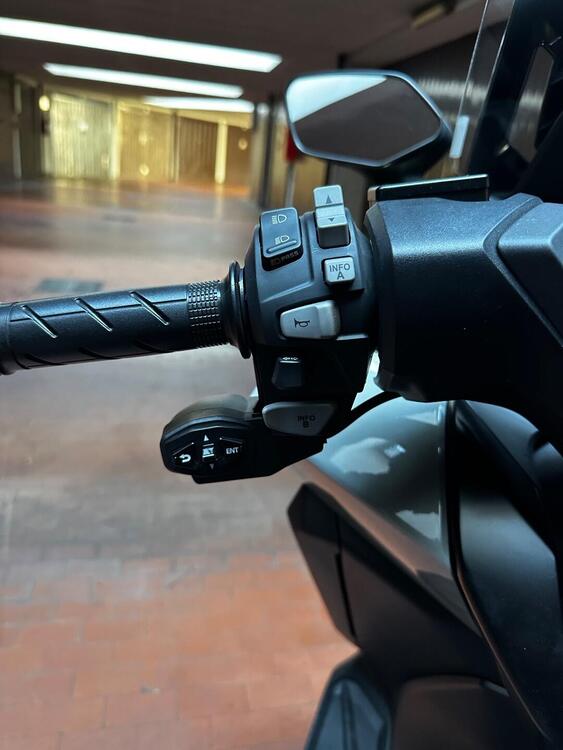 Honda Forza 350 Deluxe (2022 - 24) (5)