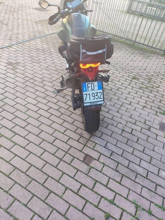 Moto Guzzi V85 TT (2021 - 23) (2)