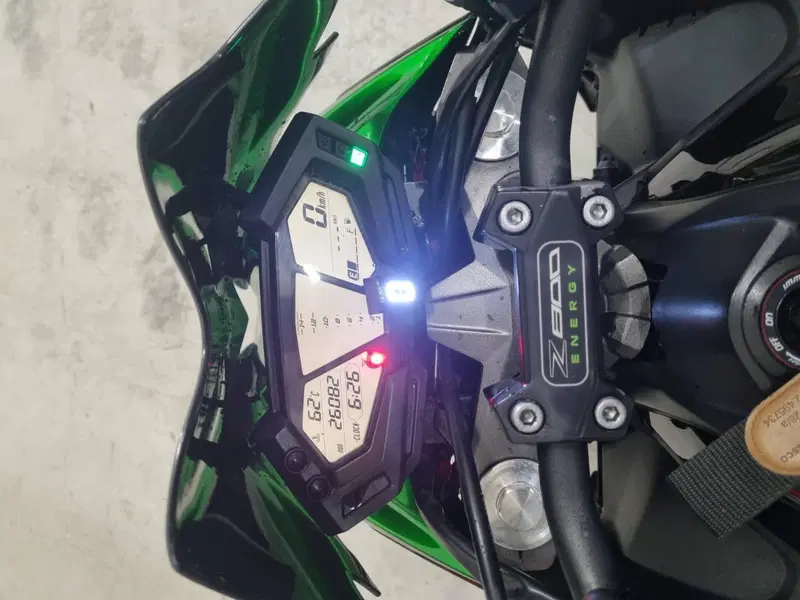 Kawasaki Z 800 (2012 - 13) (5)