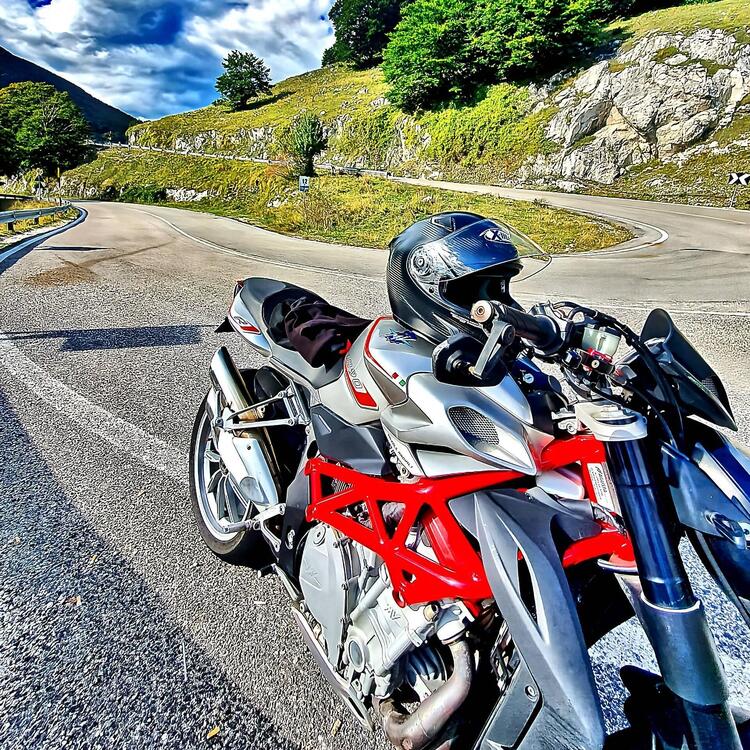 MV Agusta Brutale 1090 R (2012 - 15) (2)