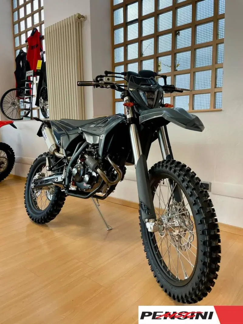 Betamotor RR 125 4T Enduro T - X Special Edition (2025 - 26) (3)