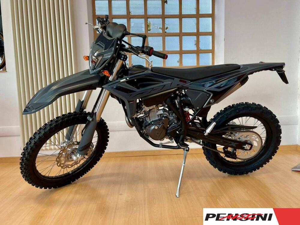 Betamotor RR 125 4T Enduro T - X Special Edition (2025) (2)