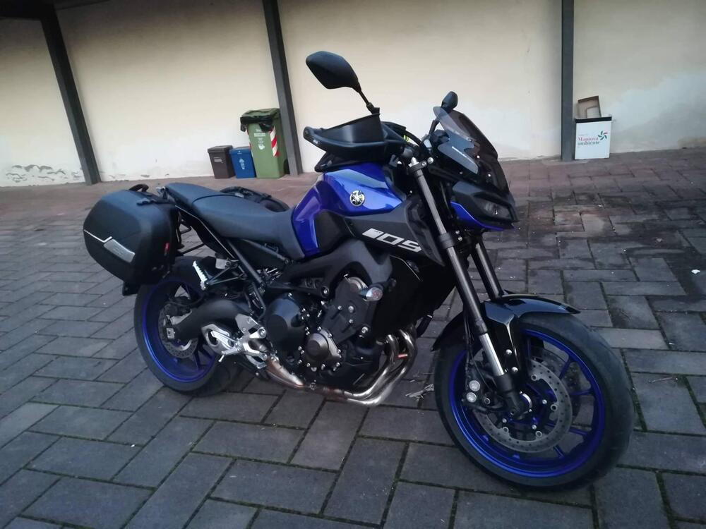 Yamaha MT-09 (2017 - 20) (2)
