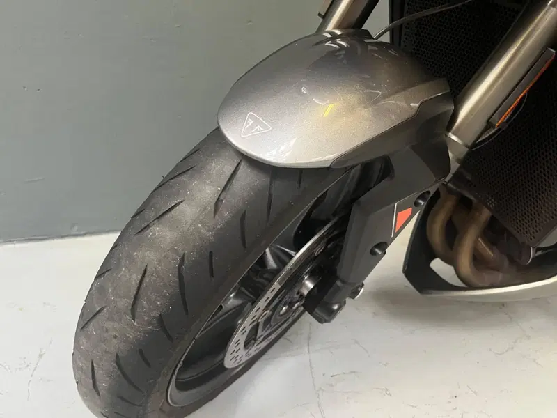 Triumph Street Triple 765 RS (2023 - 26) (8)