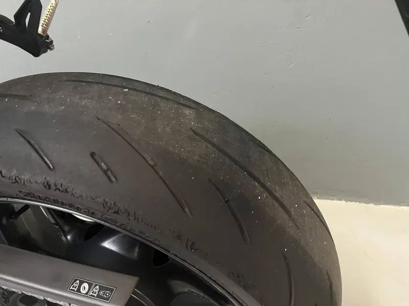 Triumph Street Triple 765 RS (2023 - 26) (9)