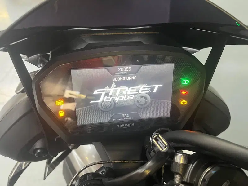 Triumph Street Triple 765 RS (2023 - 26) (7)