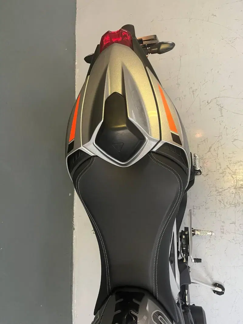 Triumph Street Triple 765 RS (2023 - 26) (14)