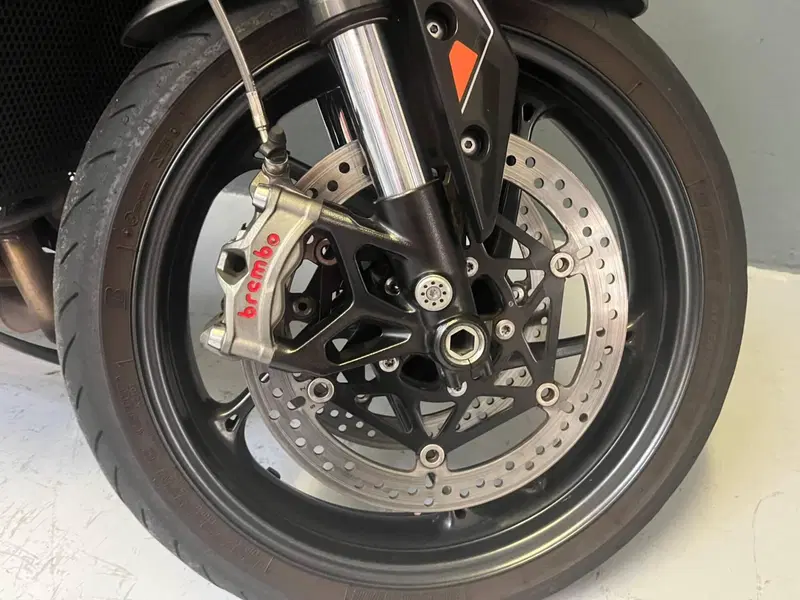Triumph Street Triple 765 RS (2023 - 26) (16)
