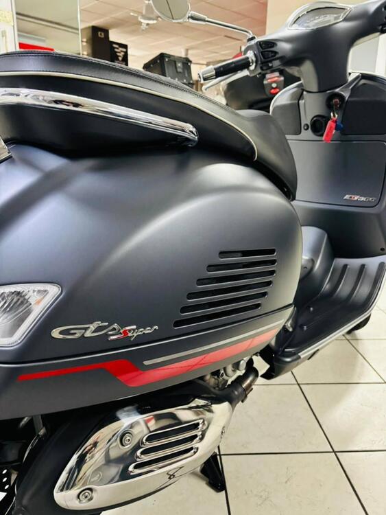 Vespa GTS 300 Super Hpe (2021 - 22) (3)