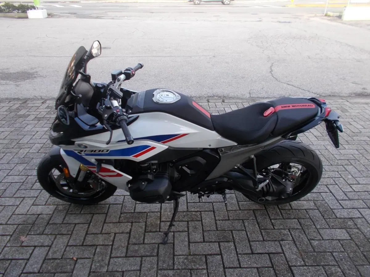 Bmw R 1300 RS (2026) (2)